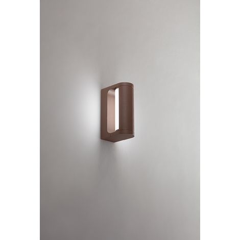 Applique LED en aluminium poudré Corten mat 12W 3000K, design moderne pour éclairage extérieur avec diffuseur orientable de la marque Perenz.