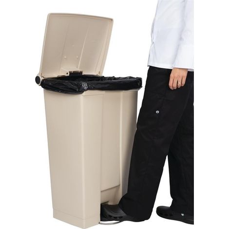 Conteneur à Pédale Step-On Beige - 87L - Rubbermaid (1/2)