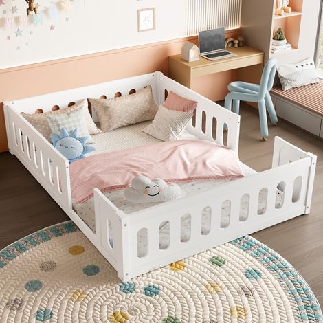 Lit enfant 140x200 au sol avec barriere bois blanc leger OKMYHOME (1/5)
