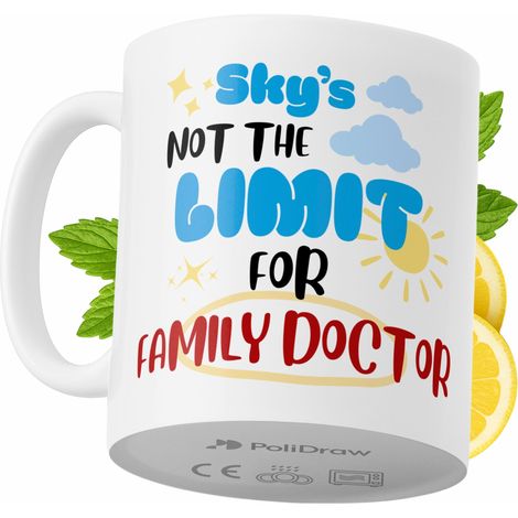 Mug humoristique pour médecin de famille, avec un texte amusant et un design graphique original. Idéal pour les anniversaires, les fêtes et les occasions spéciales. Mug premium pour la maison, le bure (1/5)