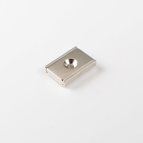 Magna-C Neodym-Flachleiste 35x24,5x7,5mm mit konischer Senkung (1/4)