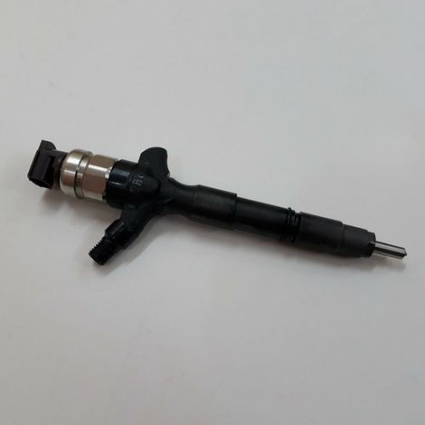 The Common Rail injector 23670-09070 23670-0L020 is compatible with the Hiace 2KD-FTV. (1/5)