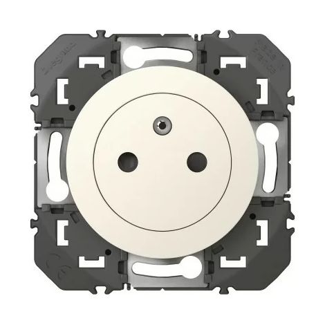 Legrand 600335 2P+E 16A dooxie white finish power socket