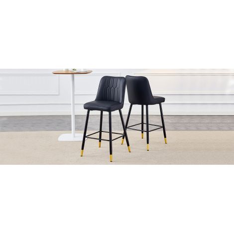 Tabourets de bar (Lot de 2) : Revêtus de cuir PU noir, dotés d'une structure en métal noir et d'un repose-pieds confortable.
