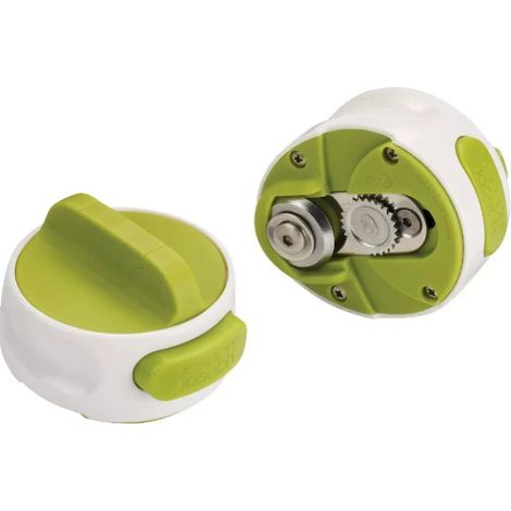 Abrelatas compacto verde Joseph Joseph Can-Do, diseño funcional y ergonómico, fácil de usar, ideal para abrir todo tipo de latas, color verde para cocina moderna y organizada (1/4)