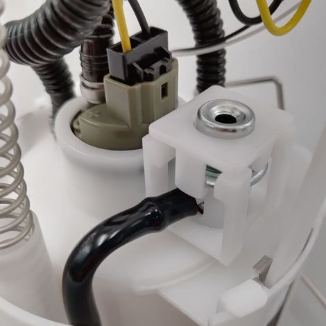AM17-13-ZE0 LFY7-13ZE0 L387-13-35ZD ist für Mazda 6 Kraftstoffpumpenbaugruppen geeignet. (1/4)