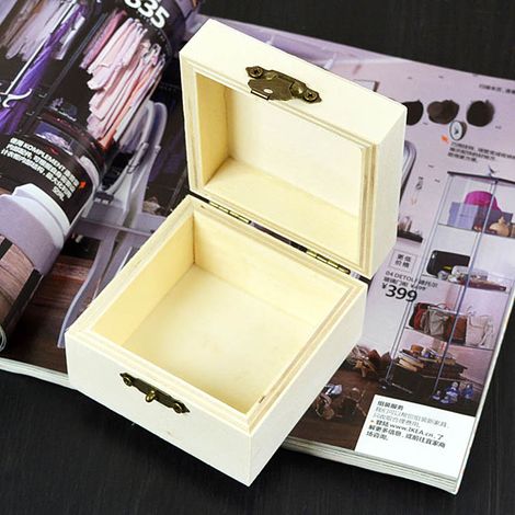 Boîte à bijoux en bois avec couvercle (1/5)