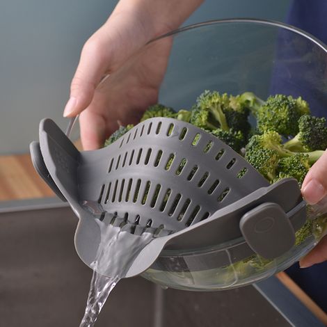 Filtre alimentaire en silicone pour la cuisine, égouttoir à légumes, fruits et nouilles, gris foncé. (1/5)