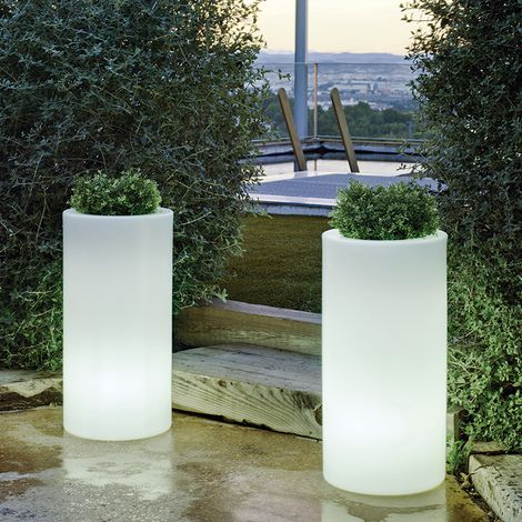 PALMA 70 Macetero Redondo y Alto con Luz Para Plantas y Flores Muy Resistente. Luz Blanca Fría con Cable. Hecho de Polietileno en España (1/3)