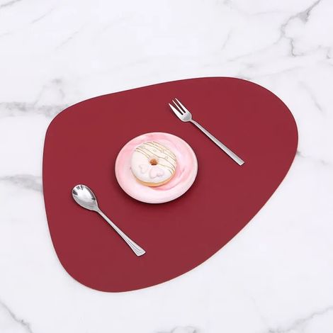 Set de table - OKUMGGYJ - Lot de 4 - Antidérapants - Asymétriques - 33 x 39 cm (1/4)