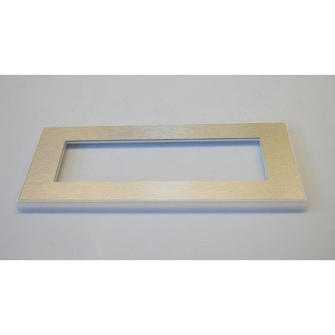 Plaque de finition 1 poste 8 modules horizontale couleur aluminium blanc entraxe 71mm série Gallery HAGER