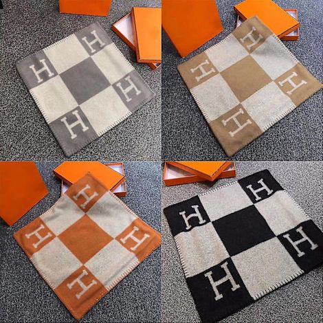 Taie d'oreiller en laine et cachemire, motif lettre H, 45 x 45 cm, gris avion, pour lit superposé ou canapé.