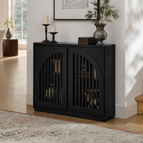 Buffet de style moderne du milieu du siècle avec façades cannelées et deux prises électriques, meuble de rangement étroit pour salon, couloir, entrée, cuisine ou coin café, noir (1/5)