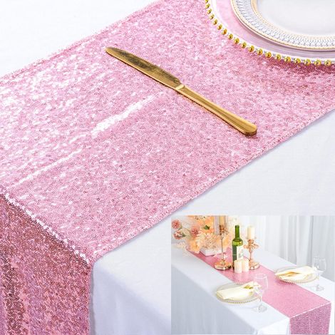 Funkelnde Tische und Stühle in Roségold für Hochzeiten und Weihnachten
