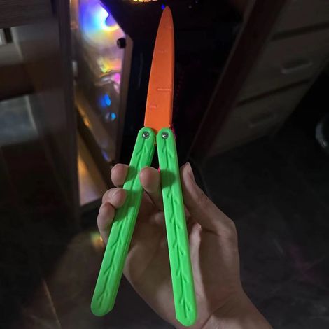 Karottenmesser, faltbar, niedlich, Stressabbau, tragbar, hohe Sicherheit, langlebiges Kunststoffmesser, 3D-Druck, Spielzeug für Familienspiele und Partys (1/5)