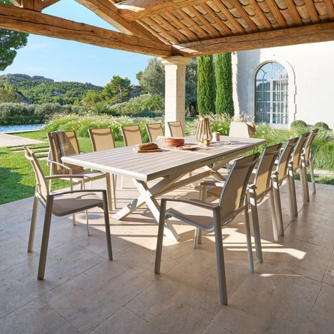 Hesperide – Table de jardin extensible 12 places en aluminium – Plateau lattes effet bois – Pieds ajustables pour stabilité – Traitement époxy résistant (1/5)