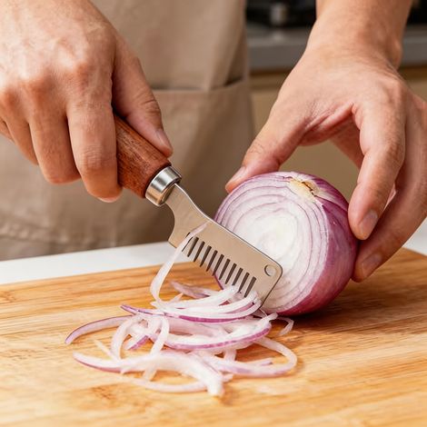 A Wooden Handle Chopper for Cutting Scallions, an Efficient Tool for Evenly Chopping Herbs And Garlic (1/5)