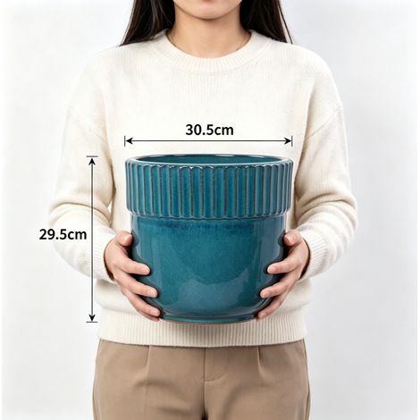 Pot de fleurs individuel en céramique artisanale (Ø 30,5 cm), bleu turquoise brillant avec bord rainuré vertical, respirant, résistant au gel et muni de trous de drainage, pour plantes d'intérieur et  (1/4)