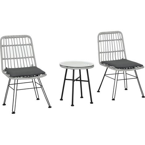 Ensemble de jardin 3 pièces en rotin PE et acier, comprenant une table basse avec plateau en verre et 2 chaises, idéal pour balcon, terrasse ou cour extérieure. Gris.