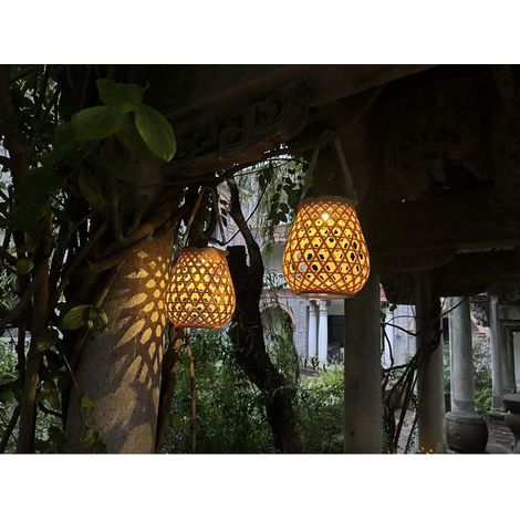 Solarbetriebene, tragbare, hängende LED-Lampe aus exquisitem, handgefertigtem Rattan, geeignet für die dekorative Außenbeleuchtung in Gärten und Innenhöfen (mit USB-Anschluss). (1/3)