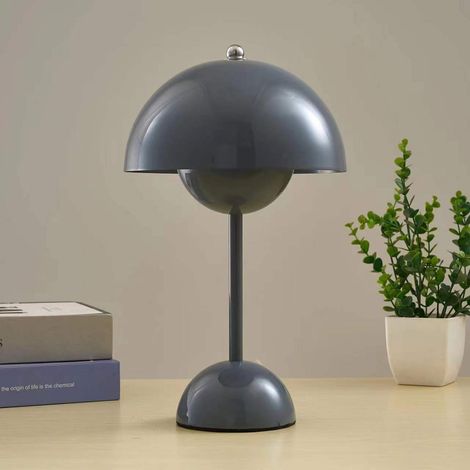 Kabellose LED-Schreibtischlampe mit floralem Design, ideal für Nachttische. Der Lampenschirm in Retro-Kuppelform und der minimalistische skandinavische Stil machen sie perfekt. Ideal für Schlafzimmer, (1/5)