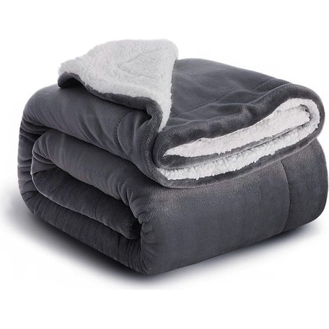 Kuscheldecke aus Fleece – 150 x 200 cm, Winterdecke aus grauem Schaffell für 2 Personen, weich und warm
