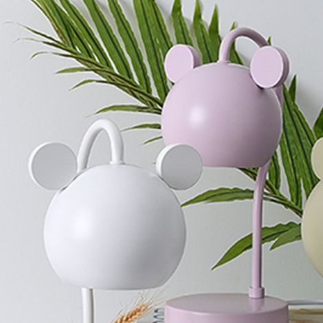 Voici un bougeoir/porte-bougie parfumé blanc de style coréen, au design féminin et romantique, idéal pour l'intérieur. Il est ajustable, minimaliste et moderne. (1/5)