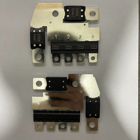 Fusibthe from batterie Buick Regal and Malibu 23270100