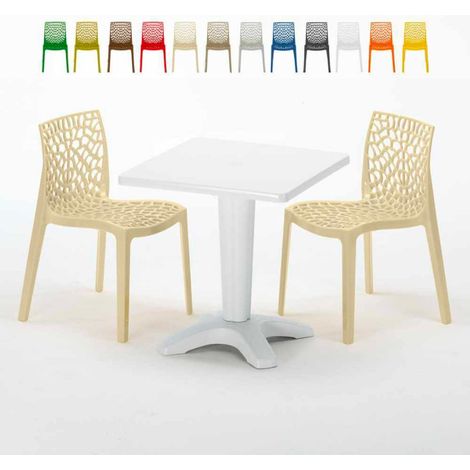 Grand Soleil – Ensemble table carrée blanche 70x70cm avec 2 chaises empilables en polypropylène – Matériau Greenpol anti-UV – Certifié usage public (1/5)