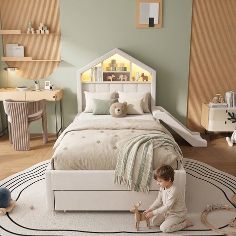 Lit cabane enfant rembourré 1 place 90x200 cm en velours beige, toboggan réversible, LED, prise de charge, étagères, grand coffre coulissant (1/5)