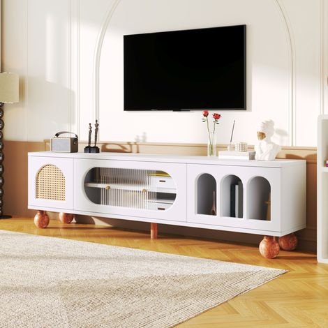 Mobile TV basso 170 cm con ante effetto rattan, porta scorrevole in vetro, vani ad arco aperti e dettagli dorati, in bianco e legno per soggiorno moderno CHICFURN (1/5)