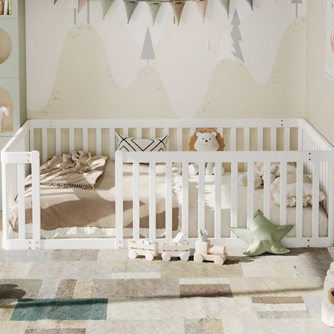 Letto per bambini stile montessoriano in pino bianco 90x200 cm con barriera semichiusa, basso a terra