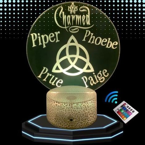 Lampe de Chevet 3D LED Charmed Série TV ,Soeurs Halliwell, Veilleuse changement de Couleurs, Déco Idée Cadeau pour Fan et Passionés (1/4)