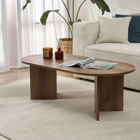 Pier Import – Table basse ovale en MDF mélaminé effet noyer foncé – Pieds en V – Dimensions 119x60x40 cm – Résistante aux rayures