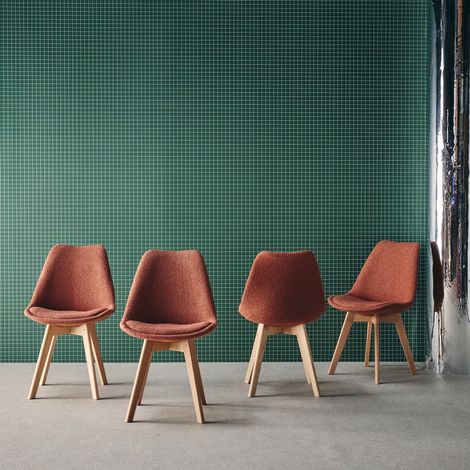 Sweeek – Lot de 4 chaises scandinaves en bouclette texturée terracotta – Pieds en bois de hêtre – Hauteur d'assise 42cm – Dimensions L 47 x P 55 x H 81cm (1/5)