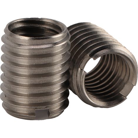 Packung mit 10 Gewindereparaturmuttern (grobes Innen- und Außengewinde) mit Führungsloch. Spezifikationen: Innengewinde M101,5, Außengewinde M121,75, Länge 15 mm, Führungsloch 10,5 mm. (1/5)