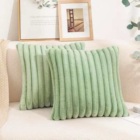 Set di 2 fodere decorative in pelliccia sintetica per la casa. Federa per cuscino a righe super morbida e soffice, ideale per divano, poltrona e camera da letto. (1/5)