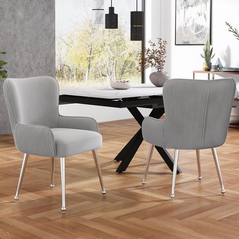 Ensemble de 2 chaises de salle à manger en velours, luxueuses, pour salon ou chambre. Pieds réglables, soutien lombaire, quatre pieds en métal argenté, accoudoirs, gris. (1/5)
