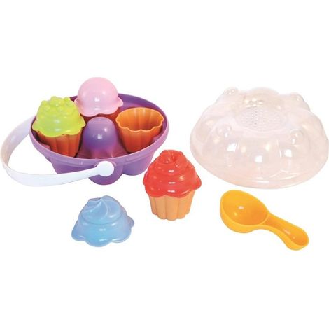 Moldes para cupcakes en una cesta