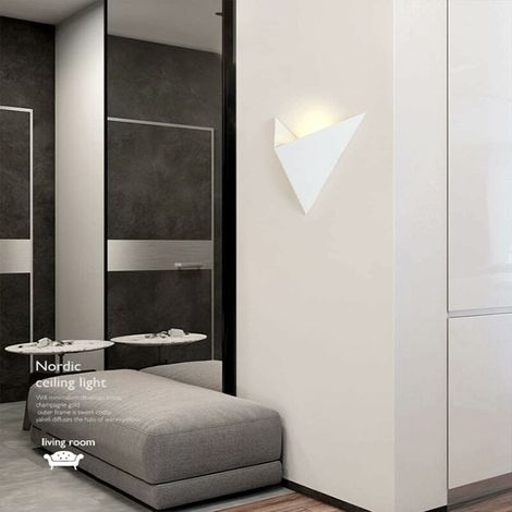 VURAHOME - Applique Murale Interieur LED 3W, Créatif Triangle Forme Noir Lampe Murale 3000K Blanc Chaud Moderne Métal Luminaire Mural Pour Chambre Salon Escalier Couloir (Blanche) (1/5)