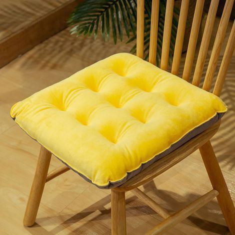 Coussin de siège assorti couleur tendre, rembourrage moelleux et chaud, forme carrée 40x40cm jaune clair, idéal pour chaise en automne-hiver. (1/5)