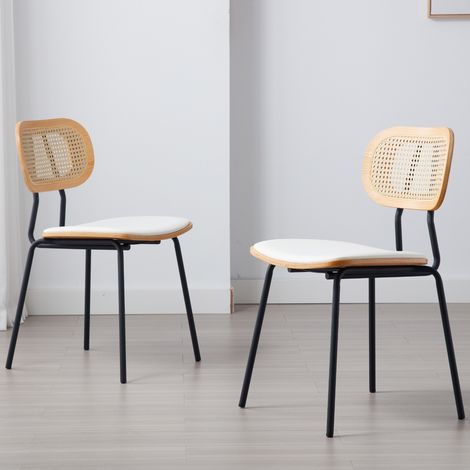 Wahson Lot de 2 chaises en bois blanc – Dossier en rotin ergonomique – Coussins en cuir PU imperméable – Pieds métalliques robustes, Blanc (1/5)