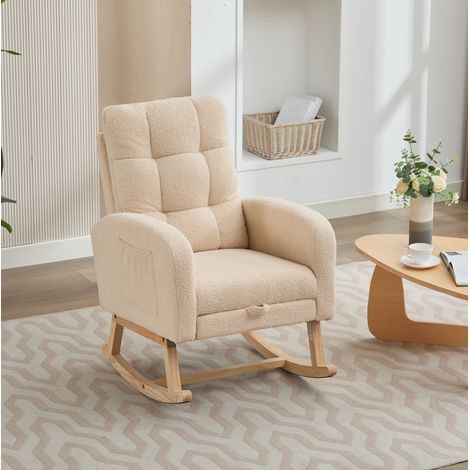 Sillón mecedora de tejido Teddy beige 132x50x99 cm, con estructura de madera maciza y bolsillo lateral (1/5)
