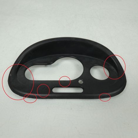 [PRODUIT D'OCCASION] Entourage avant de compteur 745320 pour scooter Peugeot 50 Elyseo (1/4)