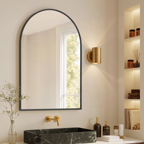 Miroir de Salle de Bain Cintré, Miroir Mural avec Cadre en Aluminium et Film de Sécurité, pour Salles de Bains, Chambre et Salon, Installation Facile, Noir (1/5)