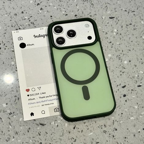 (iPhone 12 vert) Coque de protection hybride à cadre souple mat, fixation magnétique. (1/5)