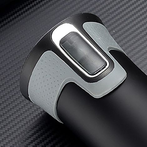 Bouteille isotherme à double paroi en acier inoxydable de 450 ml, ouverture facile grâce à son système d'isolation sous vide, noire. (1/5)