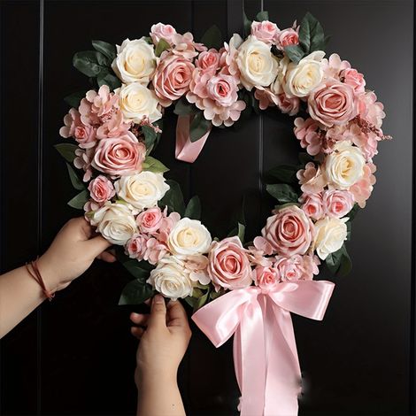 Guirlande Cœur En Roses Artificielles - 45 x 38 cm - Décoration Murale Porte Pour Saint-Valentin - 1 Pièce (1/3)