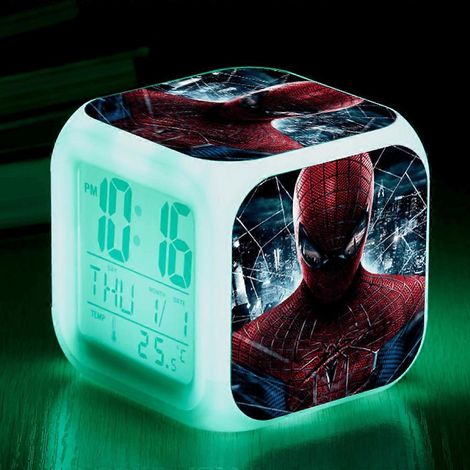 Réveil numérique pour enfants, réveil LED Spider-Man avec thermomètre, veilleuse et 7 effets de couleur changeants - Un cadeau idéal pour les garçons et les filles (1/5)
