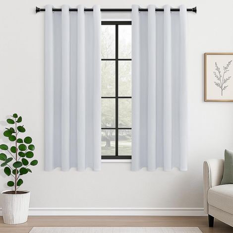 63 Lot de 2 rideaux occultants à isolation thermique avec œillets, protection de fenêtre, pour enfant, chambre et salon, texture douce, blanc grisâtre, 140 x 160 cm (1/5)